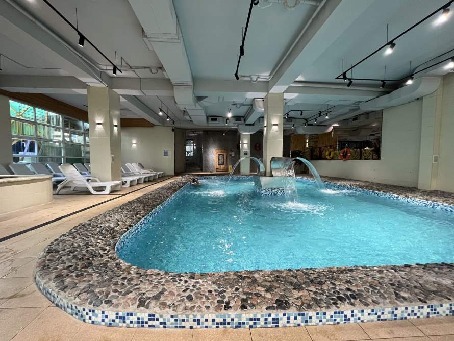 Evolution of Materials in Pool Construction: Durable & Stylish
